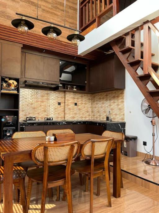 בנדונג Tori Klumpu, 3 Bedroom Artistic Villa, Dual Views Near Ubud מראה חיצוני תמונה