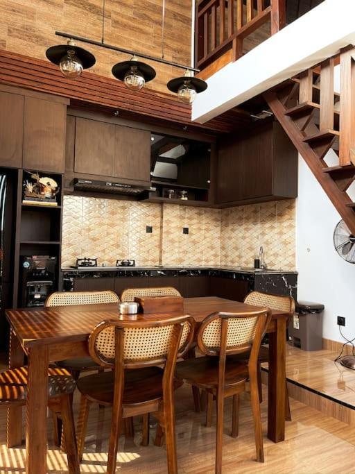 בנדונג Tori Klumpu, 3 Bedroom Artistic Villa, Dual Views Near Ubud מראה חיצוני תמונה